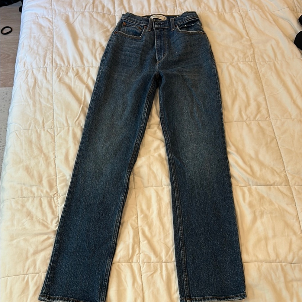 Abercrombie & Fitch Dark Blue Straight Women’s Jeans 24 00R
